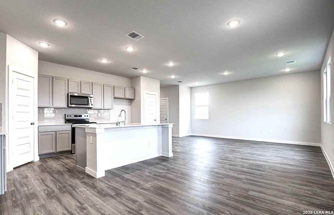 2563 Rambo Dr - Photo 6 of 21