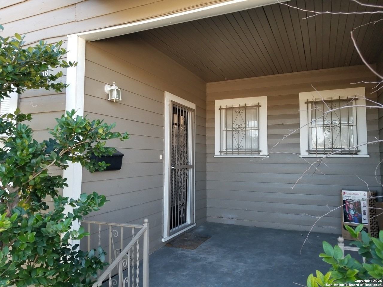 2238 N Interstate 35 - Photo 2 of 9