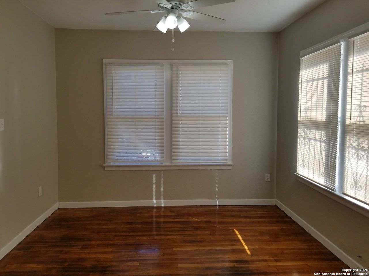 2238 N Interstate 35 - Photo 3 of 9