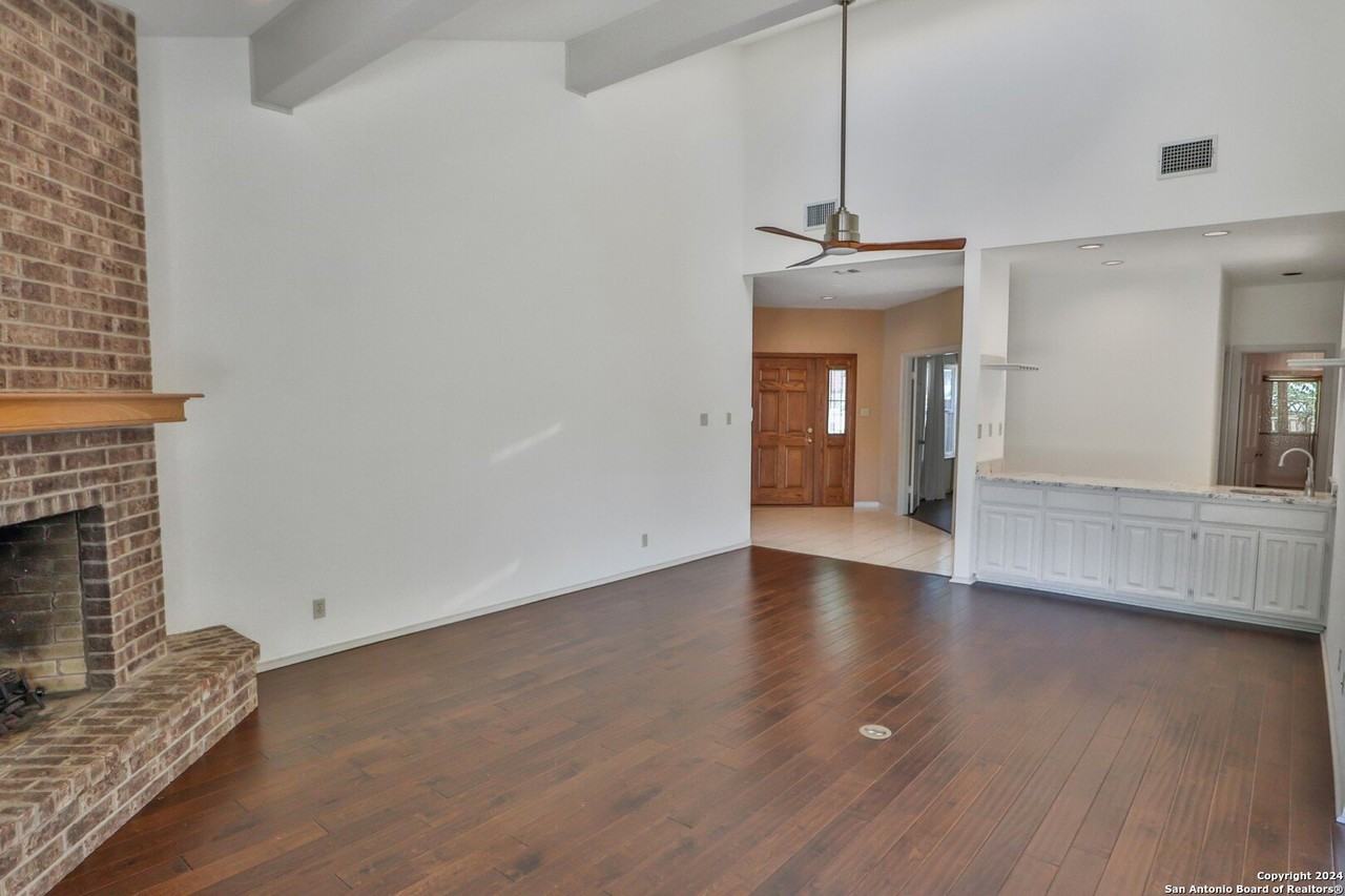 7711 Terra Mnr - Photo 4 of 26