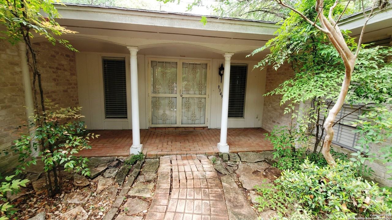 9349 Blazing Star Trl - Photo 3 of 37