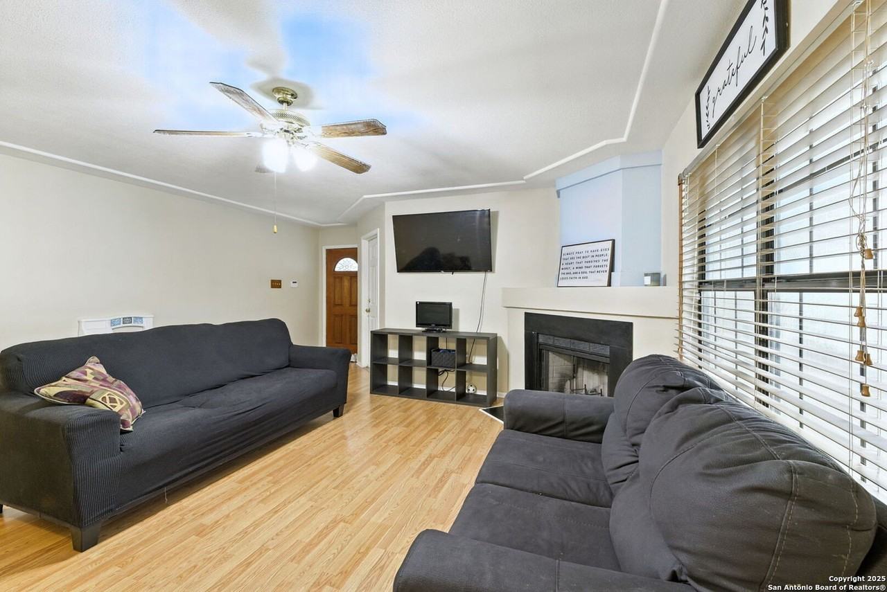 6855 Cape Meadow Dr - Photo 6 of 25