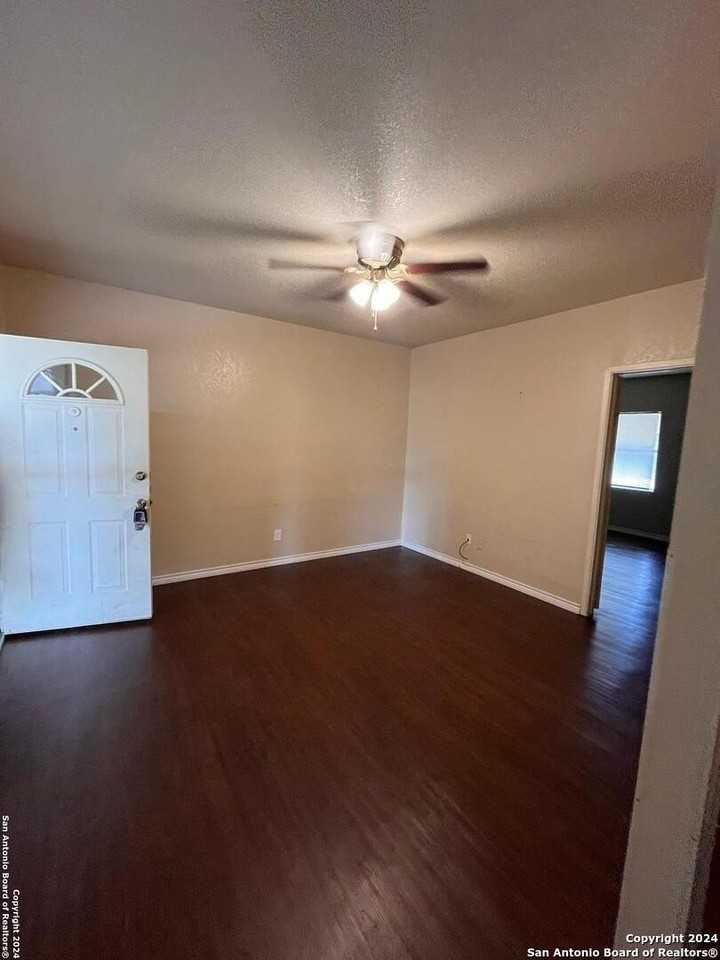 6911 N Us Highway 281 Unit 1 #1 - Photo 2 of 11