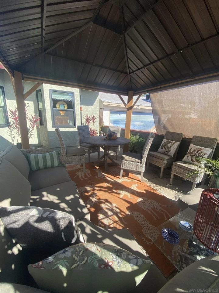 3042 Newell St - Photo 2 of 16