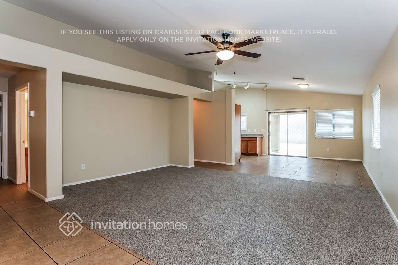 1545 W Burgess Ln - Photo 3 of 17