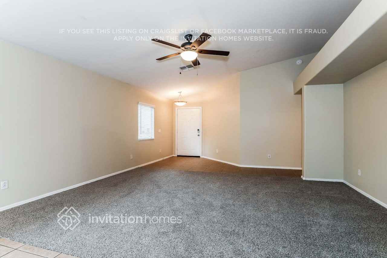 1545 W Burgess Ln - Photo 4 of 17