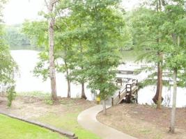 featured image of 208 Trillium Ct