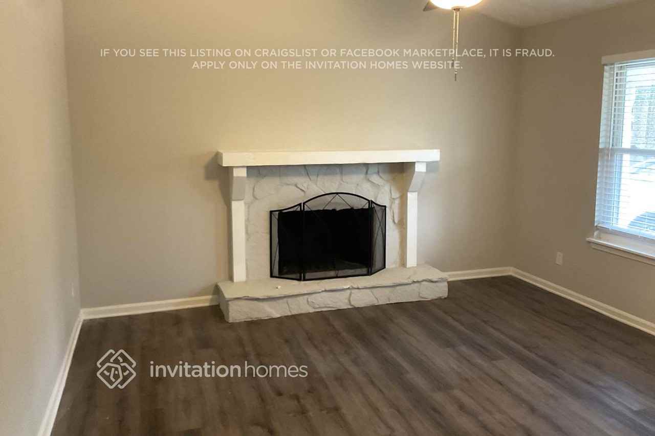 478 Benton Ct - Photo 3 of 17