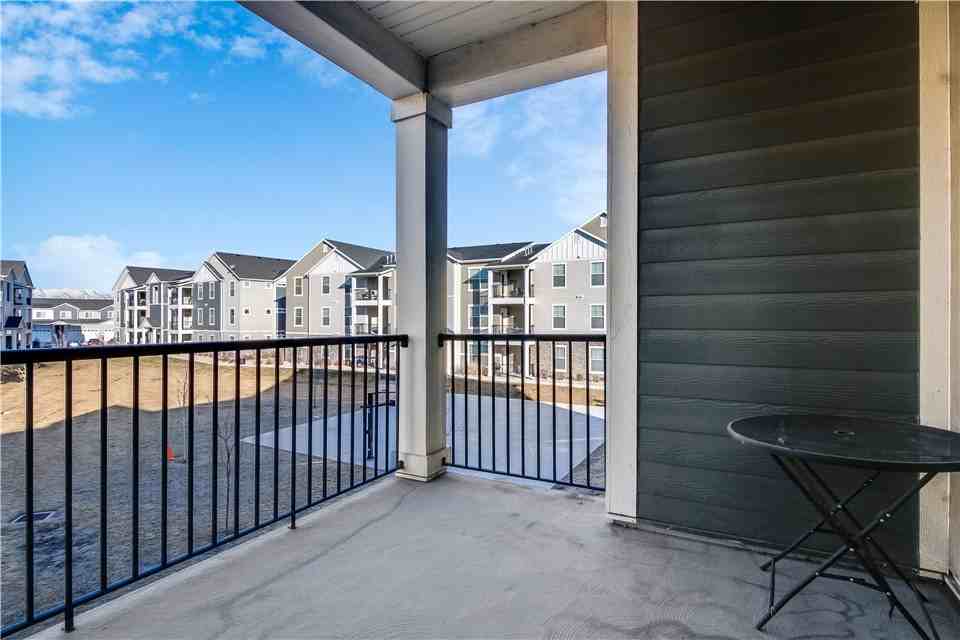 635 N Sun Peak Dr - Photo 6 of 15