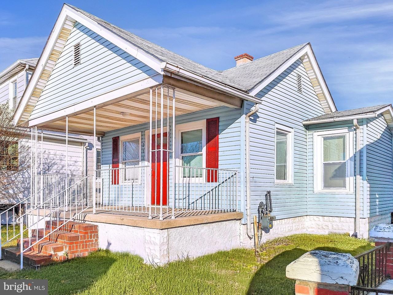 211 Main St - Photo 3 of 22