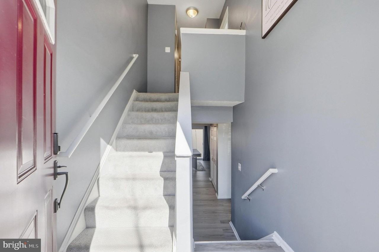 1013 Copperfield Ct - Photo 5 of 25