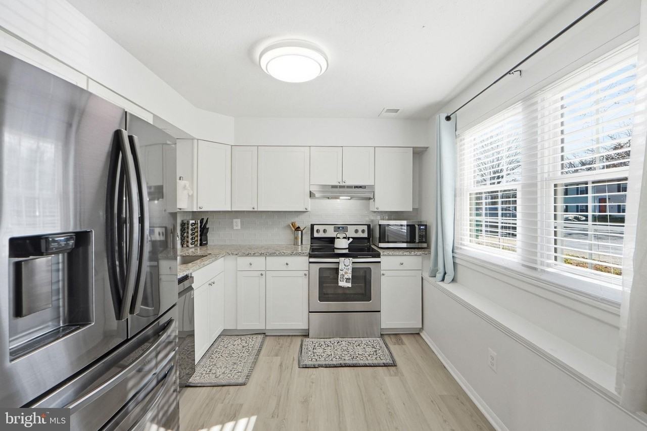 1013 Copperfield Ct - Photo 6 of 25