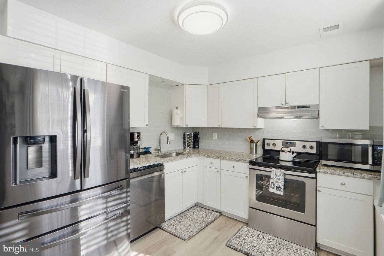 1013 Copperfield Ct - Photo 7 of 25