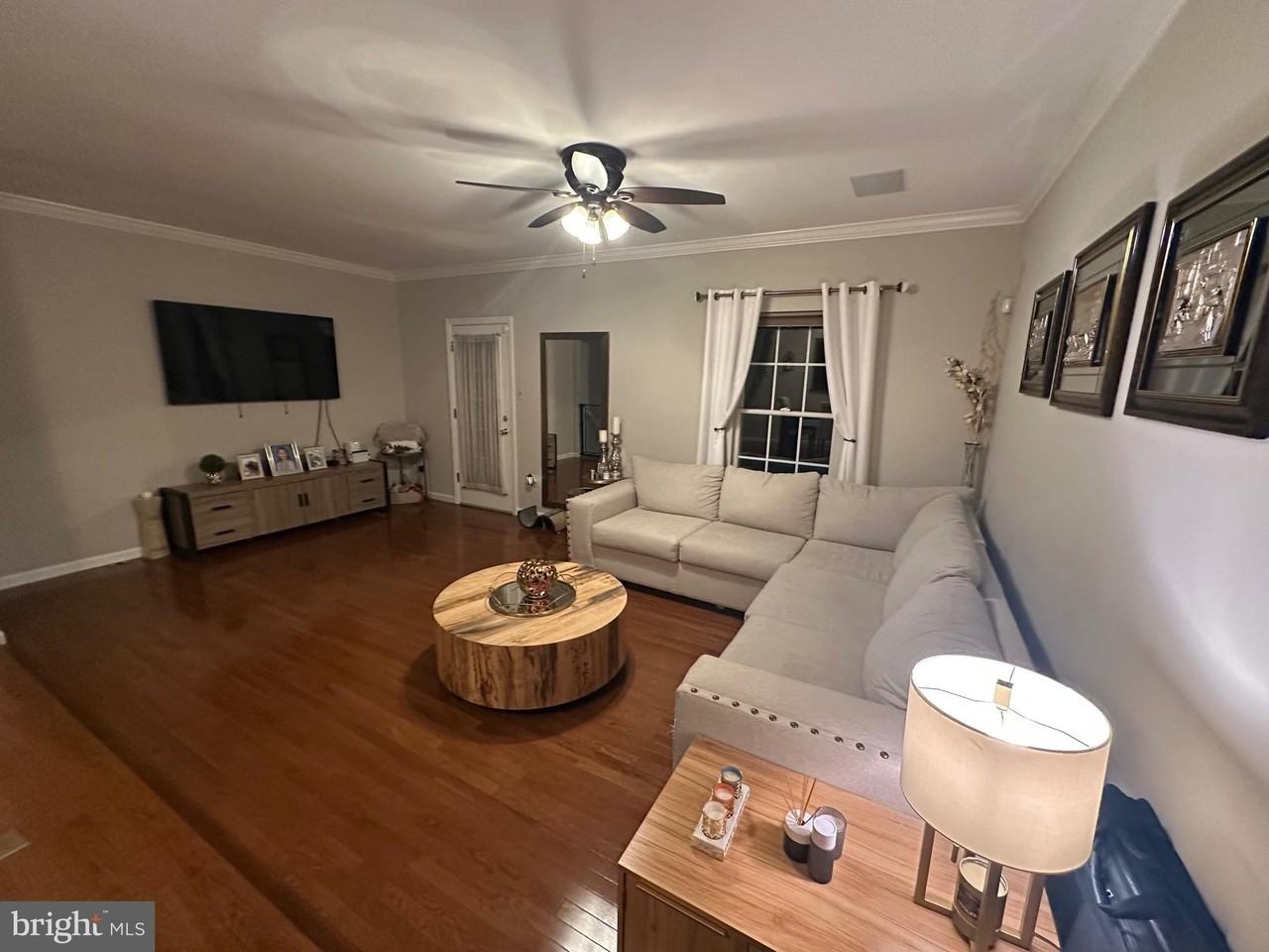 8562 Black Star Cir - Photo 4 of 20