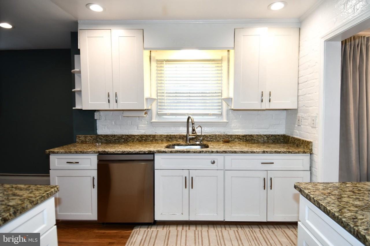 9325 Long Branch Pkwy - Photo 6 of 27