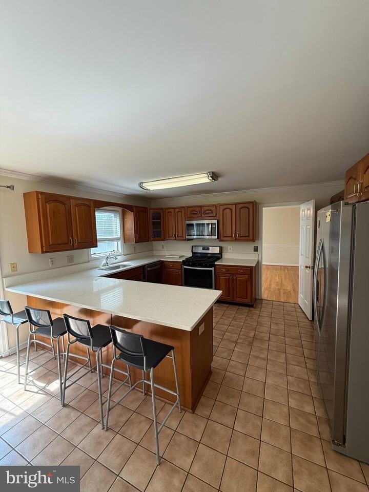 10 Candlelight Ct - Photo 3 of 26