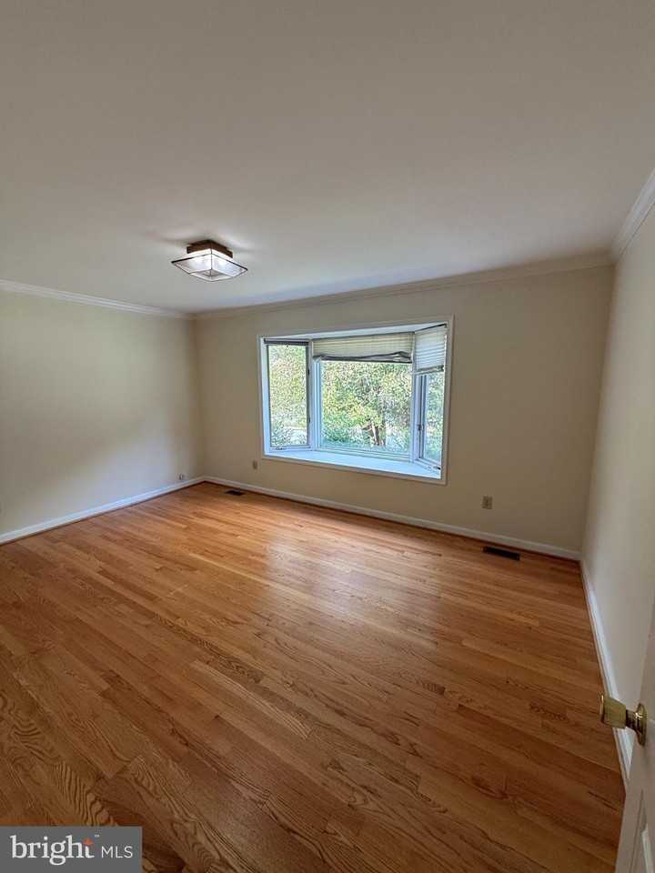 10 Candlelight Ct - Photo 7 of 26