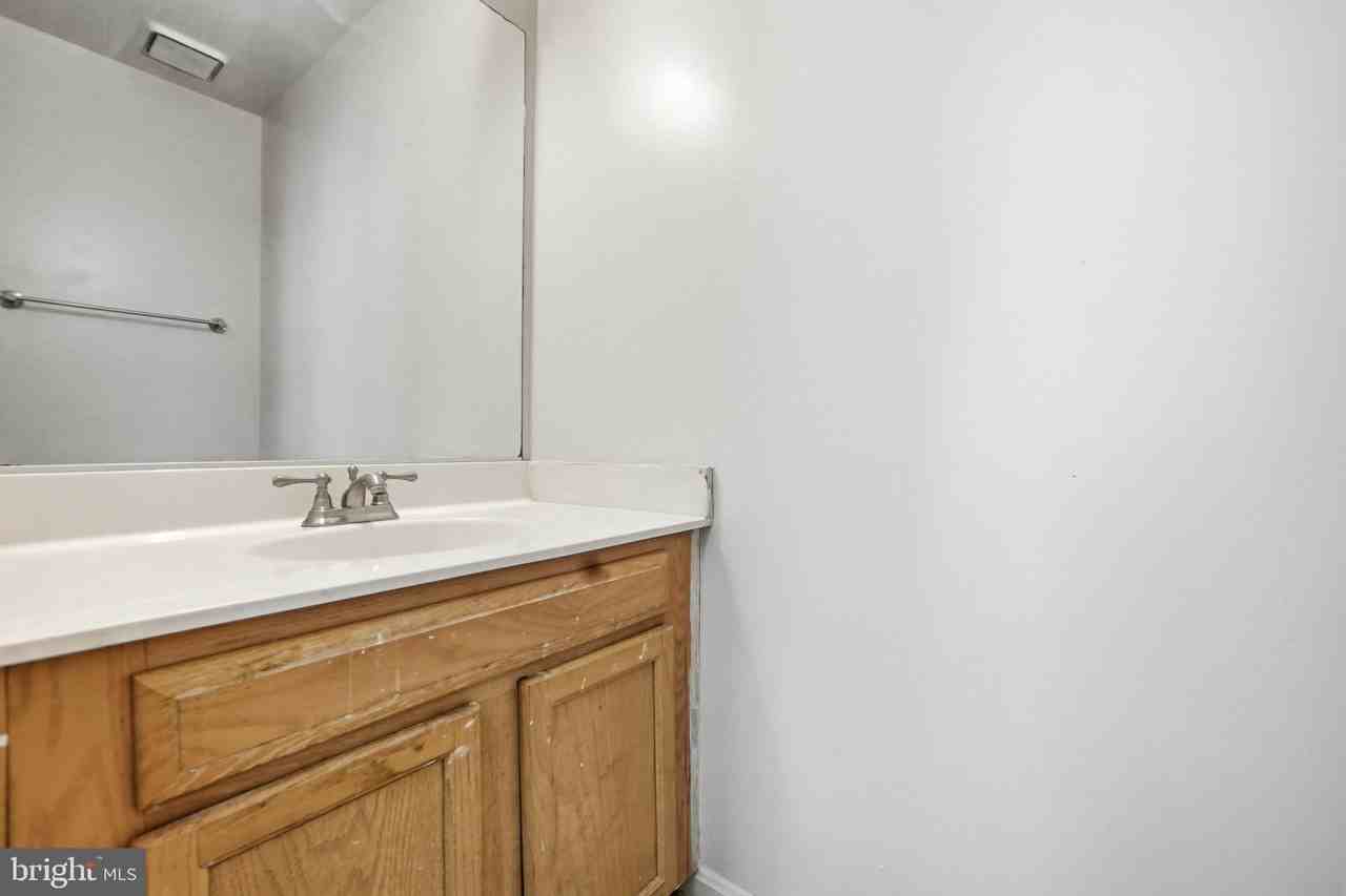 10606 Fitzgibbon Ct - Photo 4 of 26