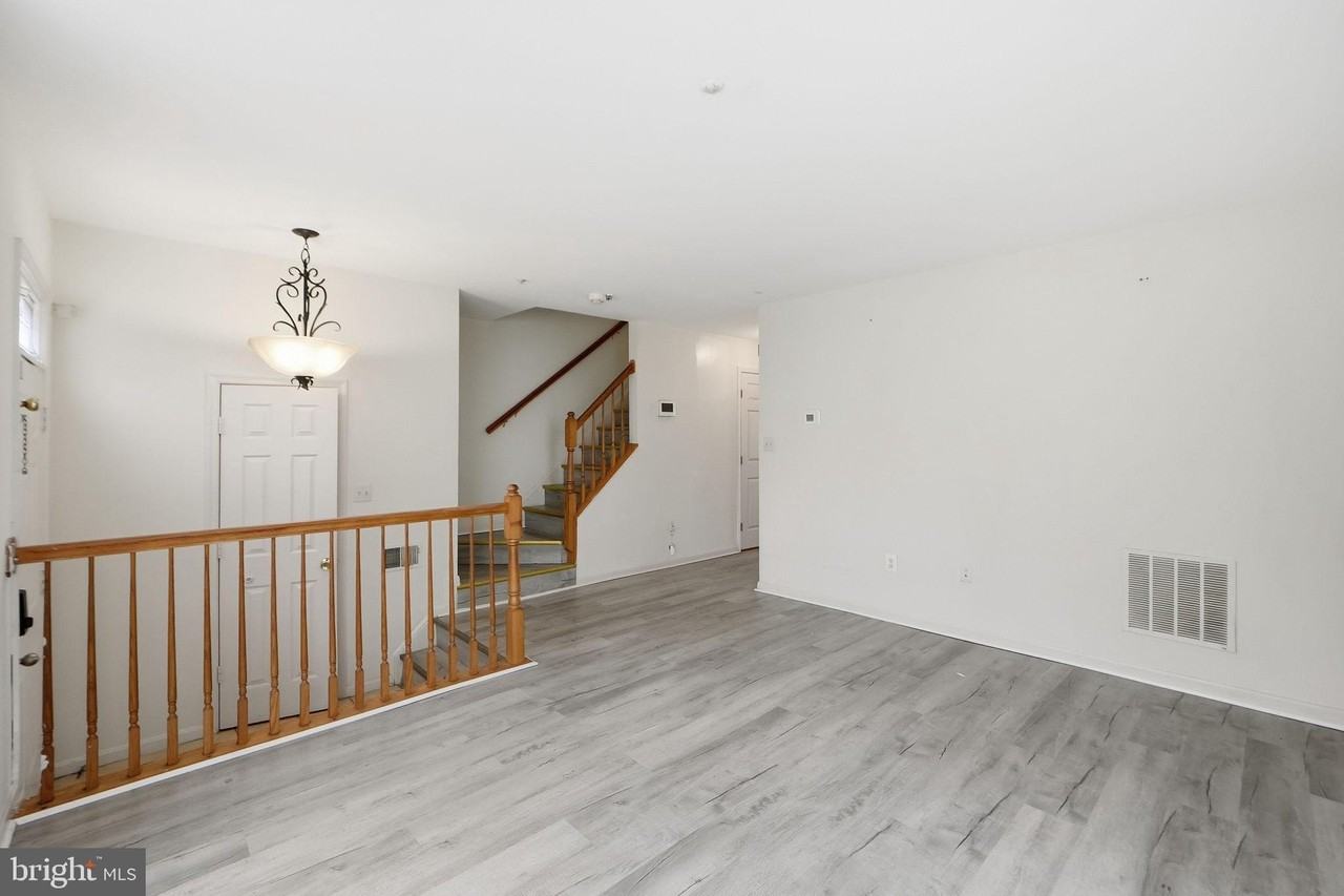 10606 Fitzgibbon Ct - Photo 7 of 26