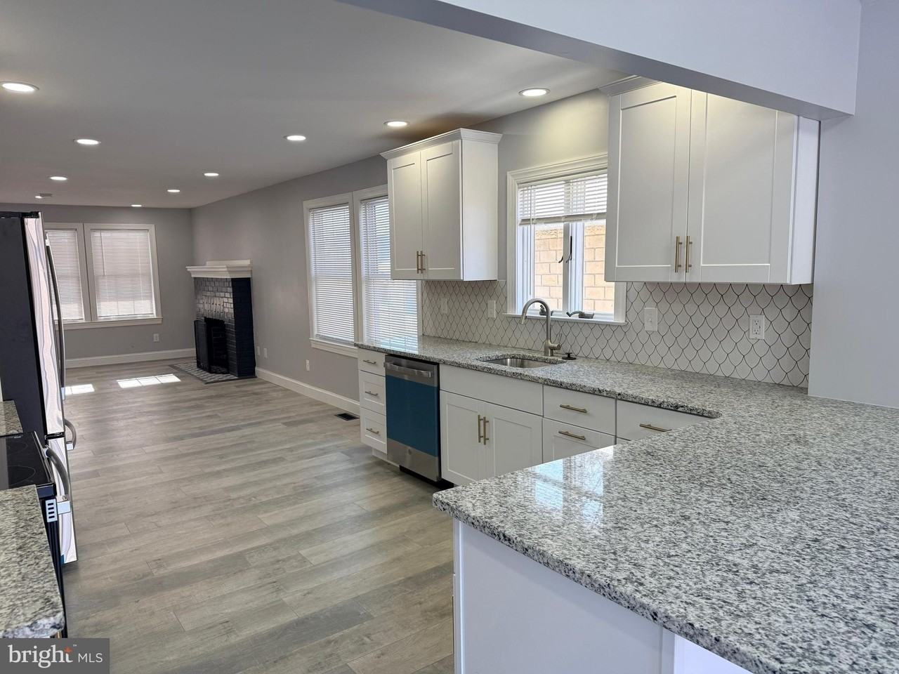 109 Paoli Pike - Photo 7 of 31