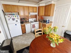 728 W Railroad Ave - Photo 1 of 1