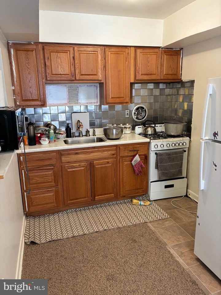 10039 Bridle Rd - Photo 2 of 6