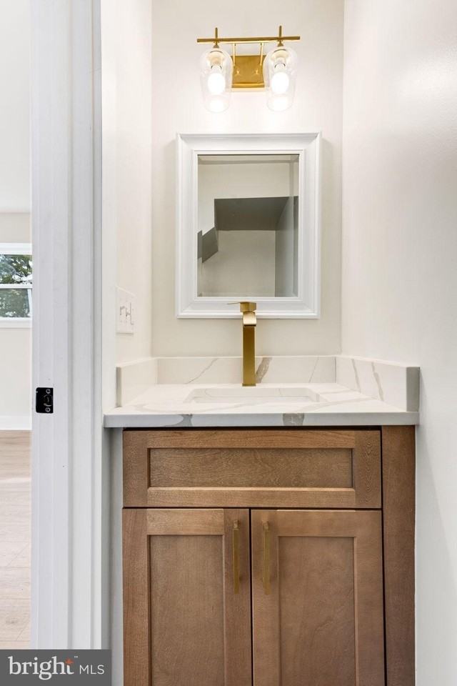 113 Clifford Ave - Photo 7 of 50