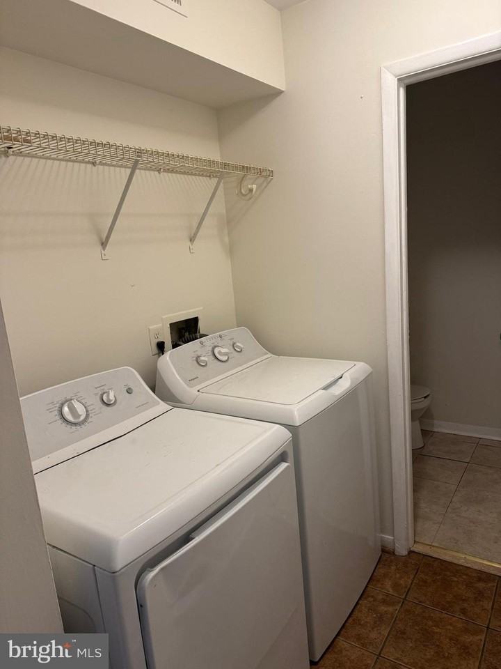 212 Cameron St - Photo 5 of 10