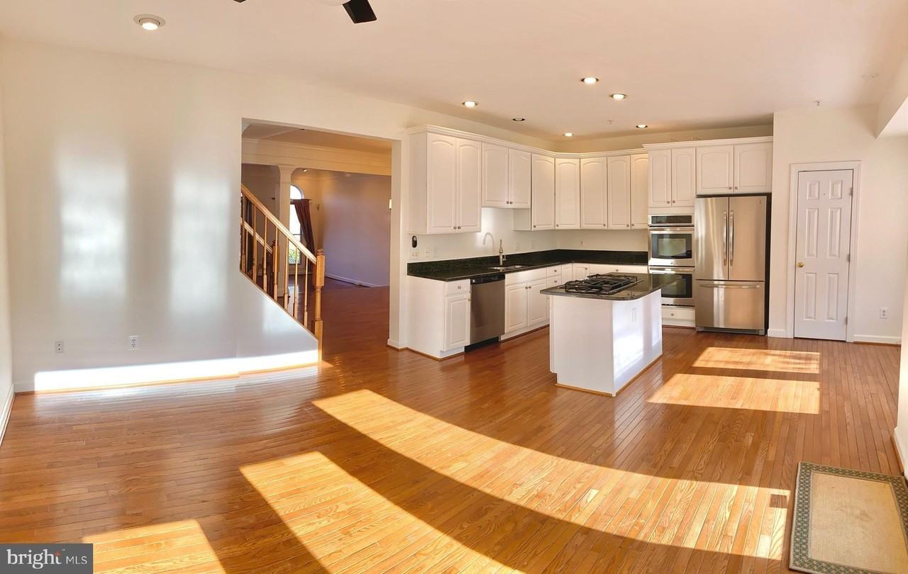 1802 Dawson St - Photo 6 of 20