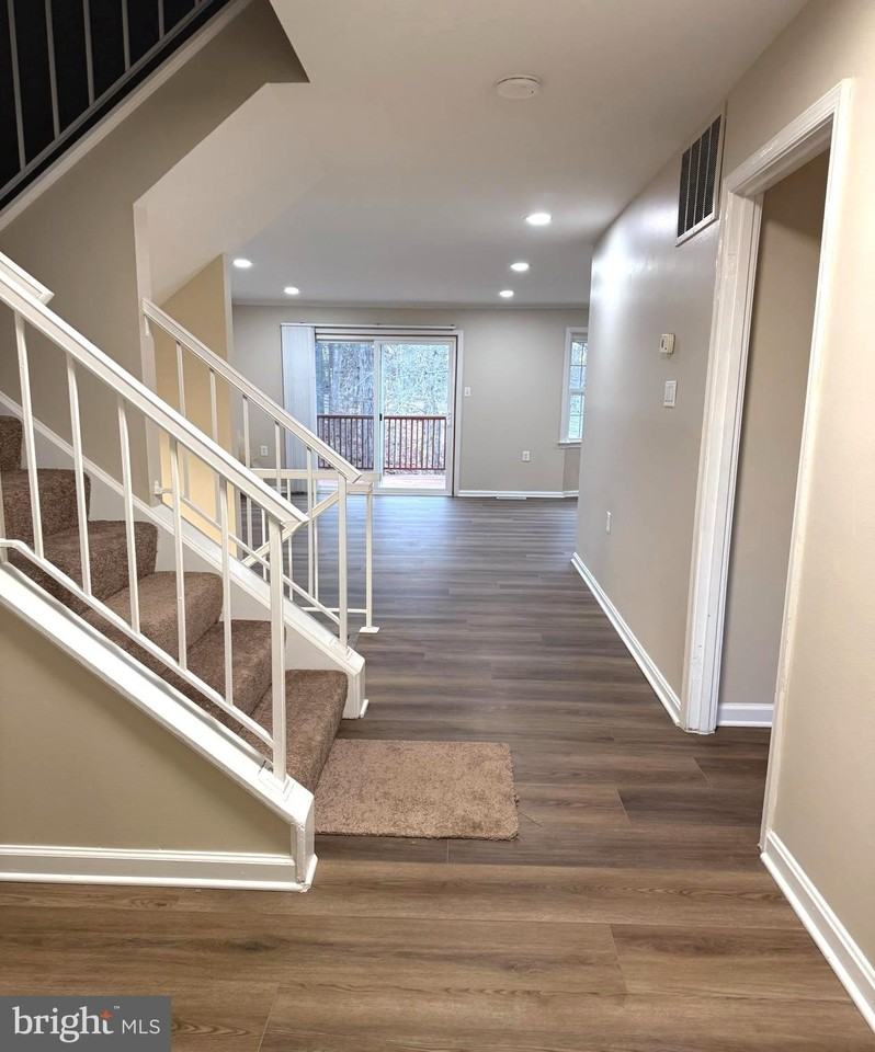 11382 Cromwell Ct - Photo 2 of 27