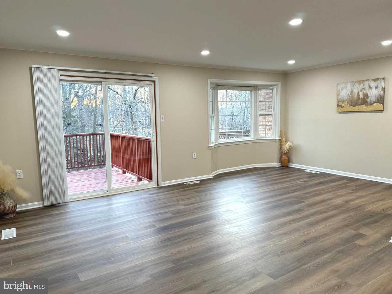 11382 Cromwell Ct - Photo 3 of 27