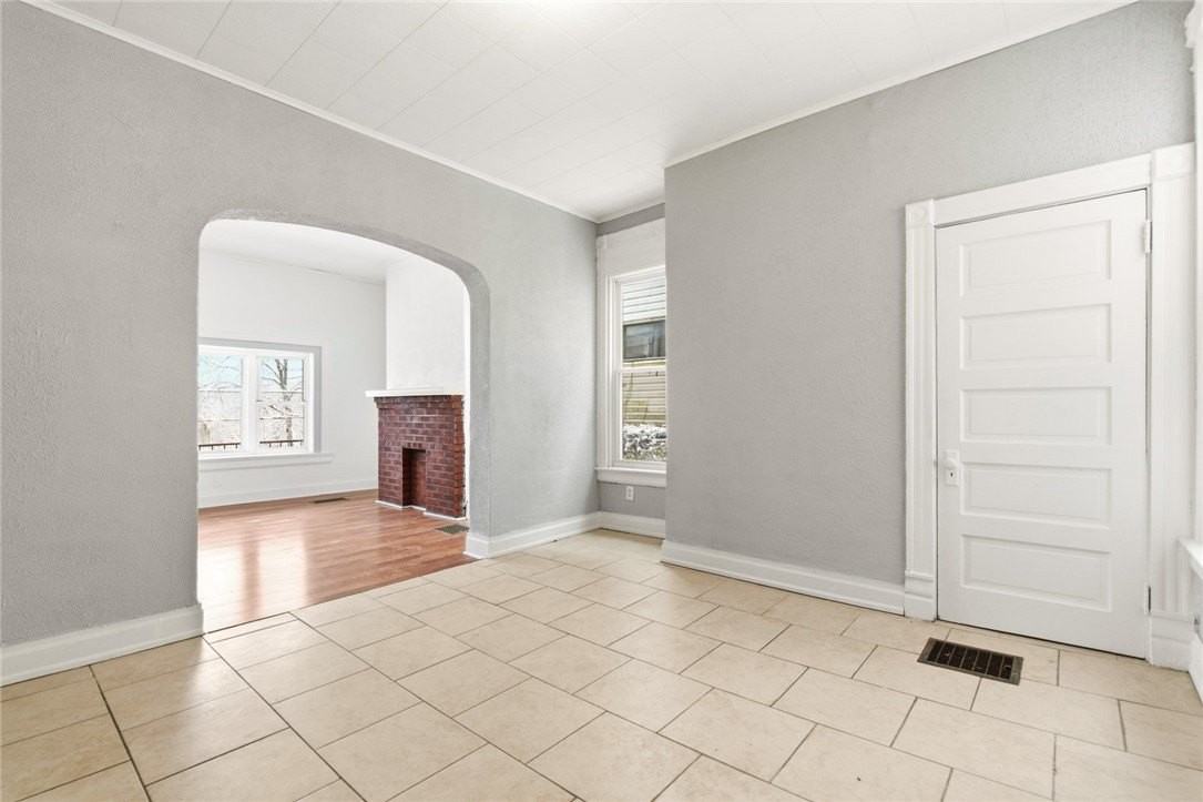 241 Watson Blvd - Photo 7 of 9