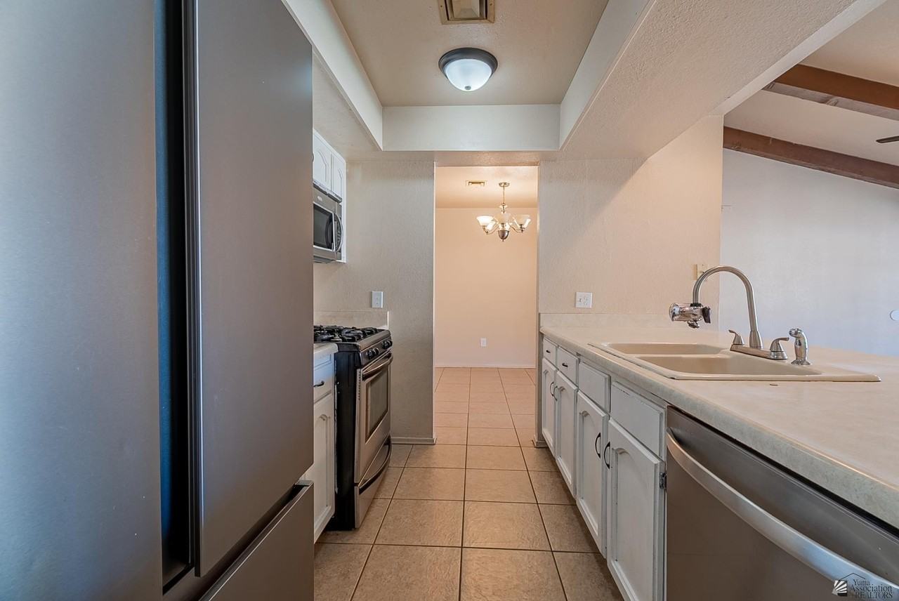 1850 W 15th Ln - Photo 6 of 33