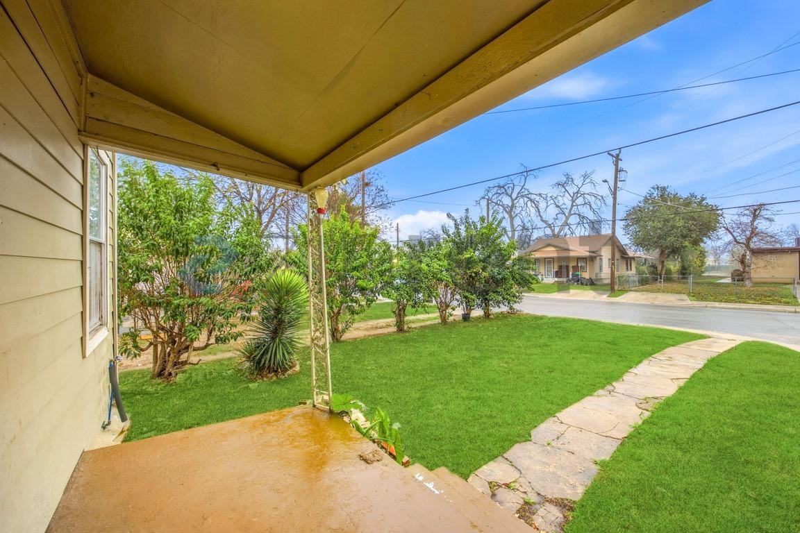 521 S Polaris St - Photo 6 of 17