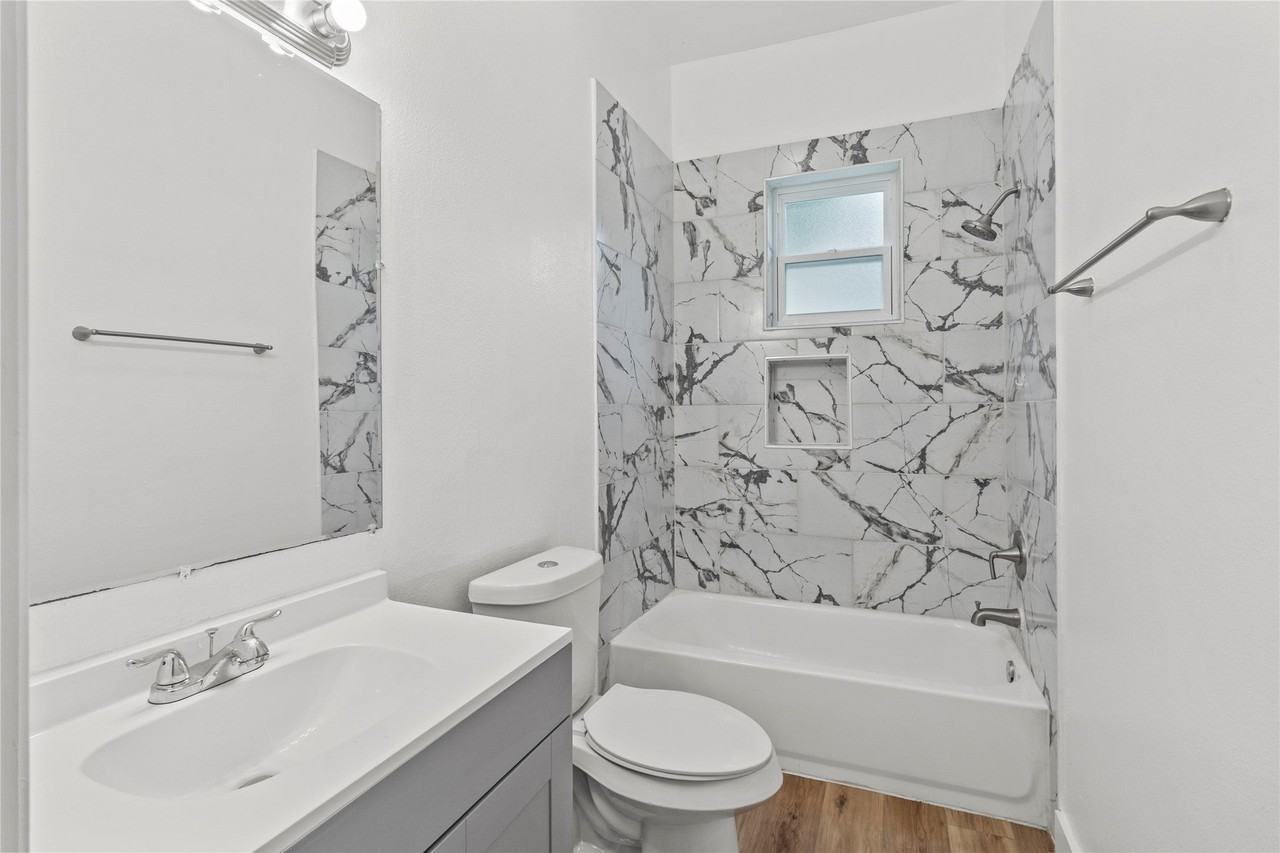 436 E Peach St - Photo 7 of 7