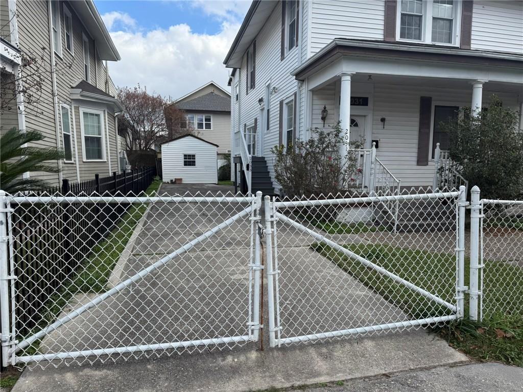 2033 General Taylor St - Photo 5 of 27