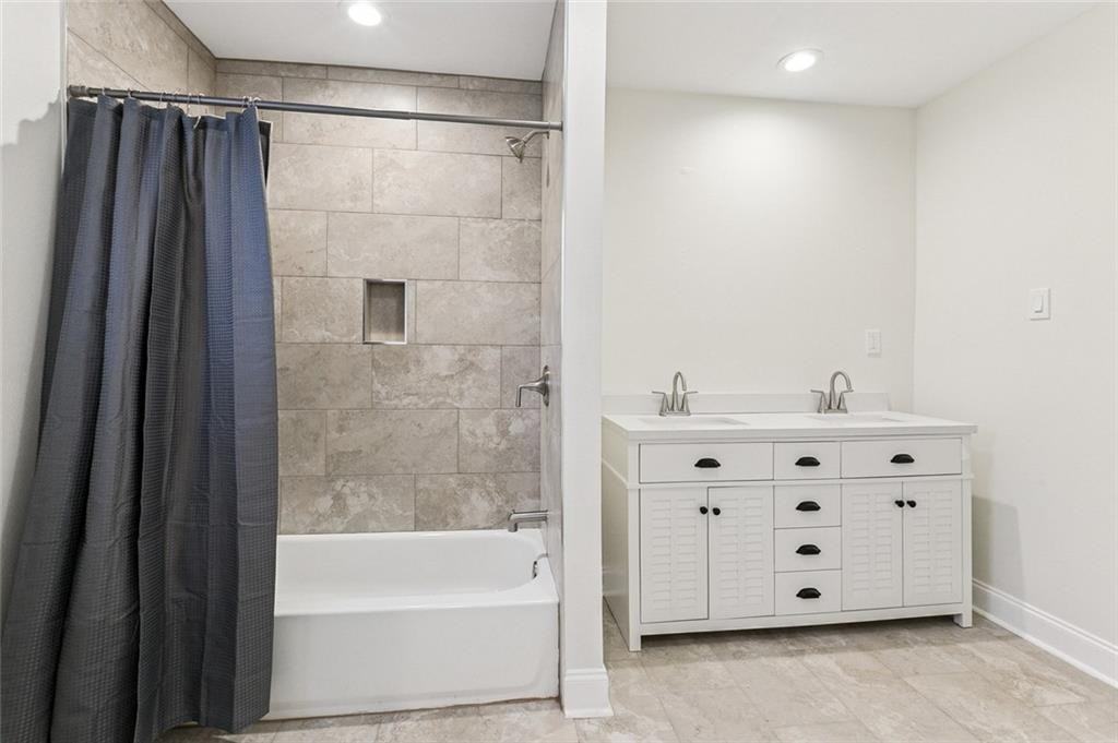 900 Fried St - Photo 6 of 12