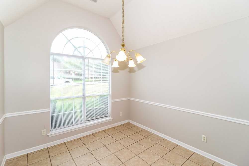 7248 Bridgefield Dr - Photo 7 of 17