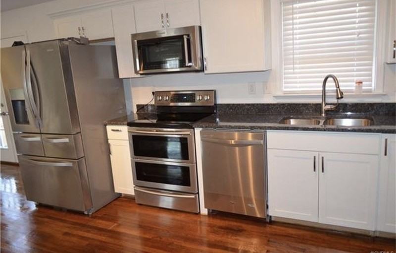 8990 Becton Rd - Photo 3 of 11