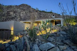 featured image of 2800 Cholla Place