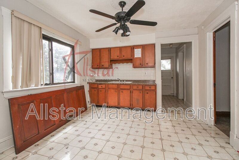 2203 Tate Ave - Photo 6 of 13