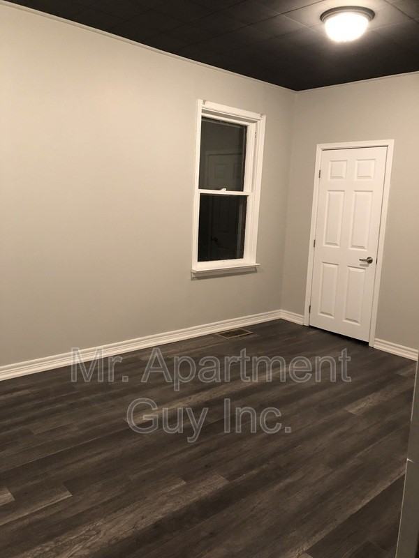 163 East 5th St - Photo 4 of 11