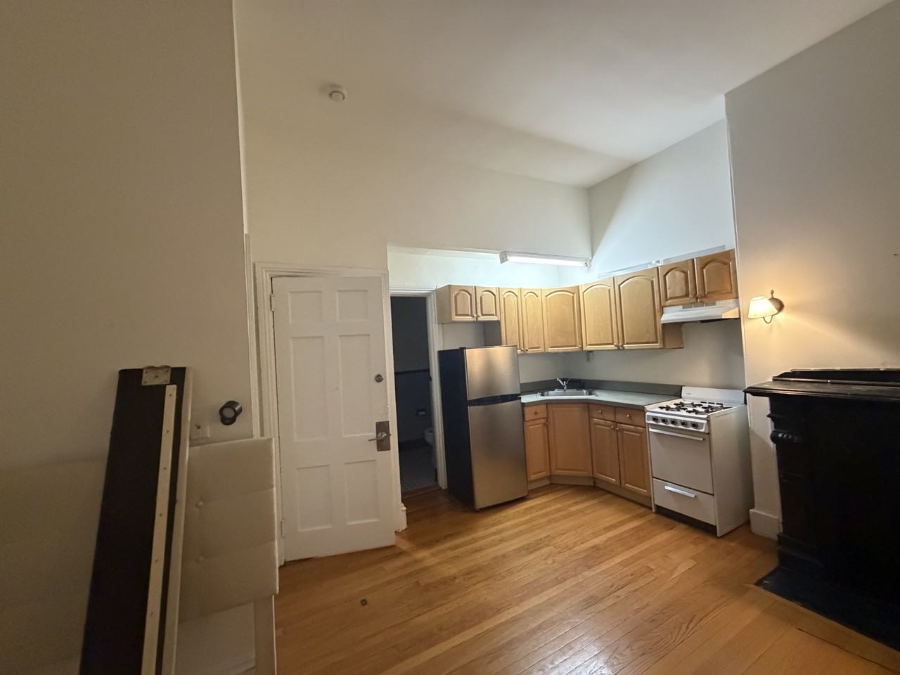 86 Charles Street - Photo 3 of 31