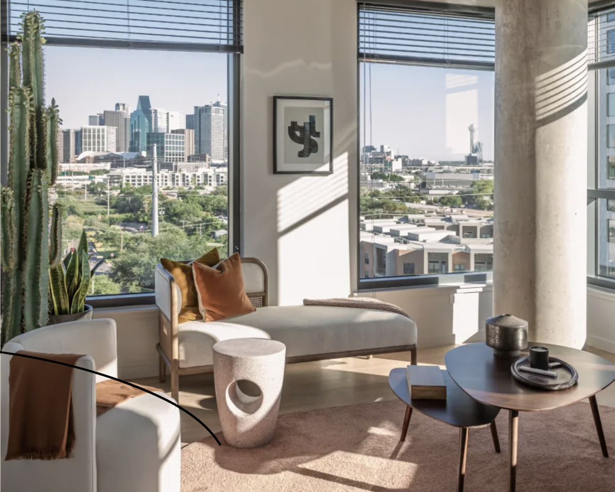 Turtle Creek Blvd & Hi Line Dr #2113 - Photo 2 of 32