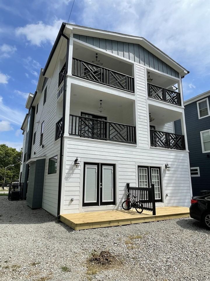 3434 Capitol - Photo 7 of 12