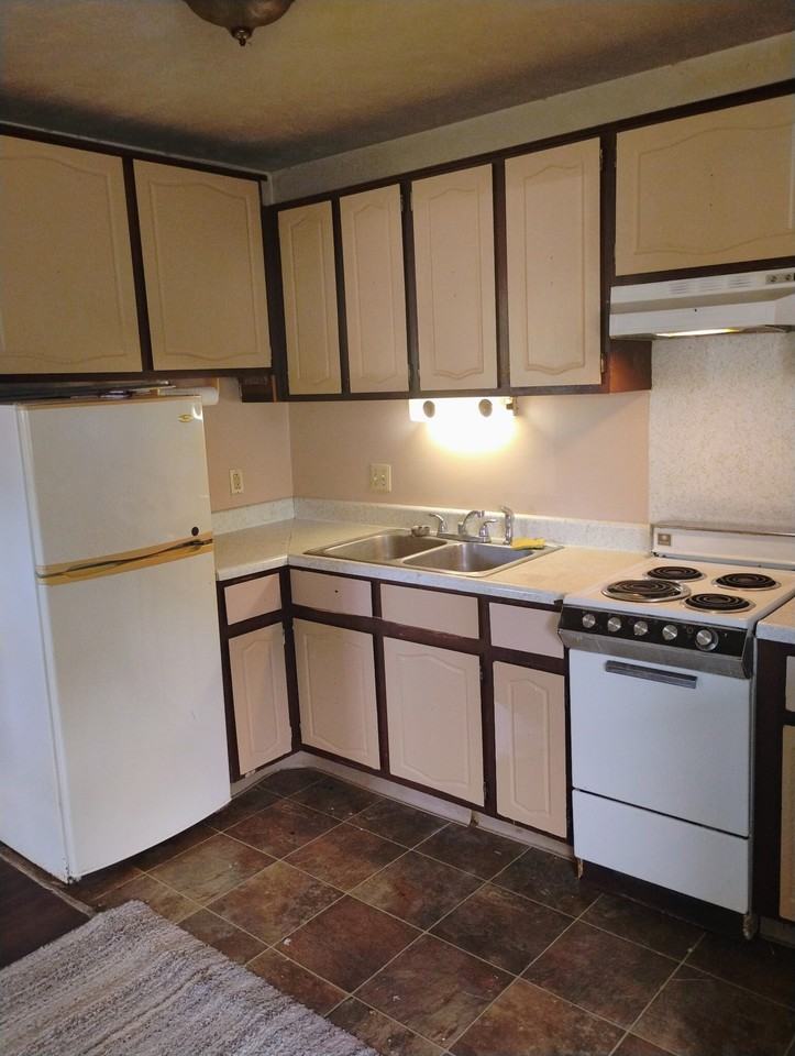 246 S Johnson St - Photo 3 of 8