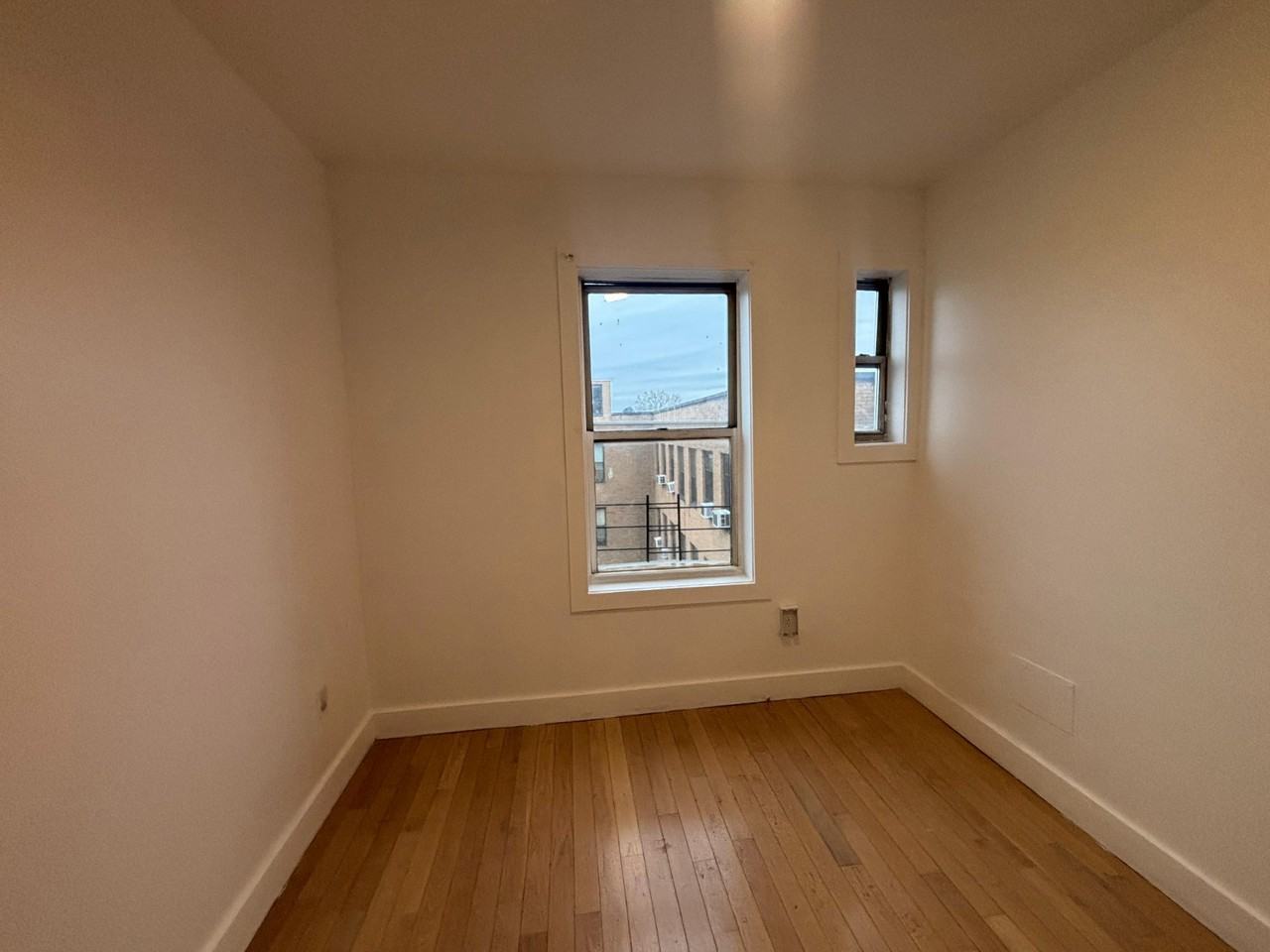 15 Gifford Ave #5D - Photo 6 of 11