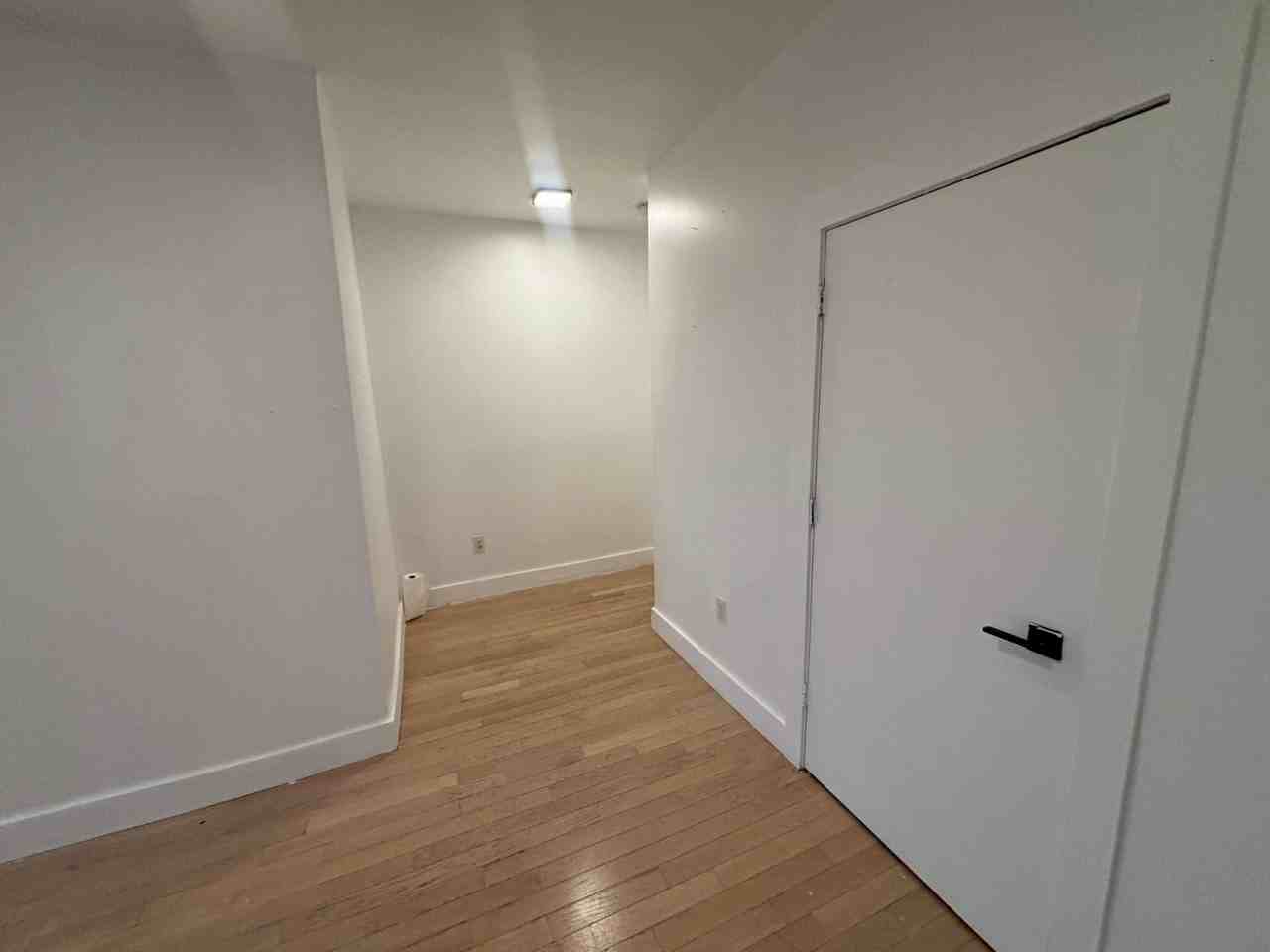 15 Gifford Ave #5D - Photo 3 of 11