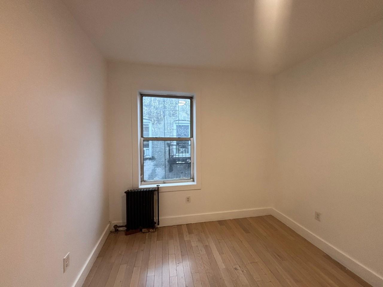 15 Gifford Ave #5D - Photo 7 of 11