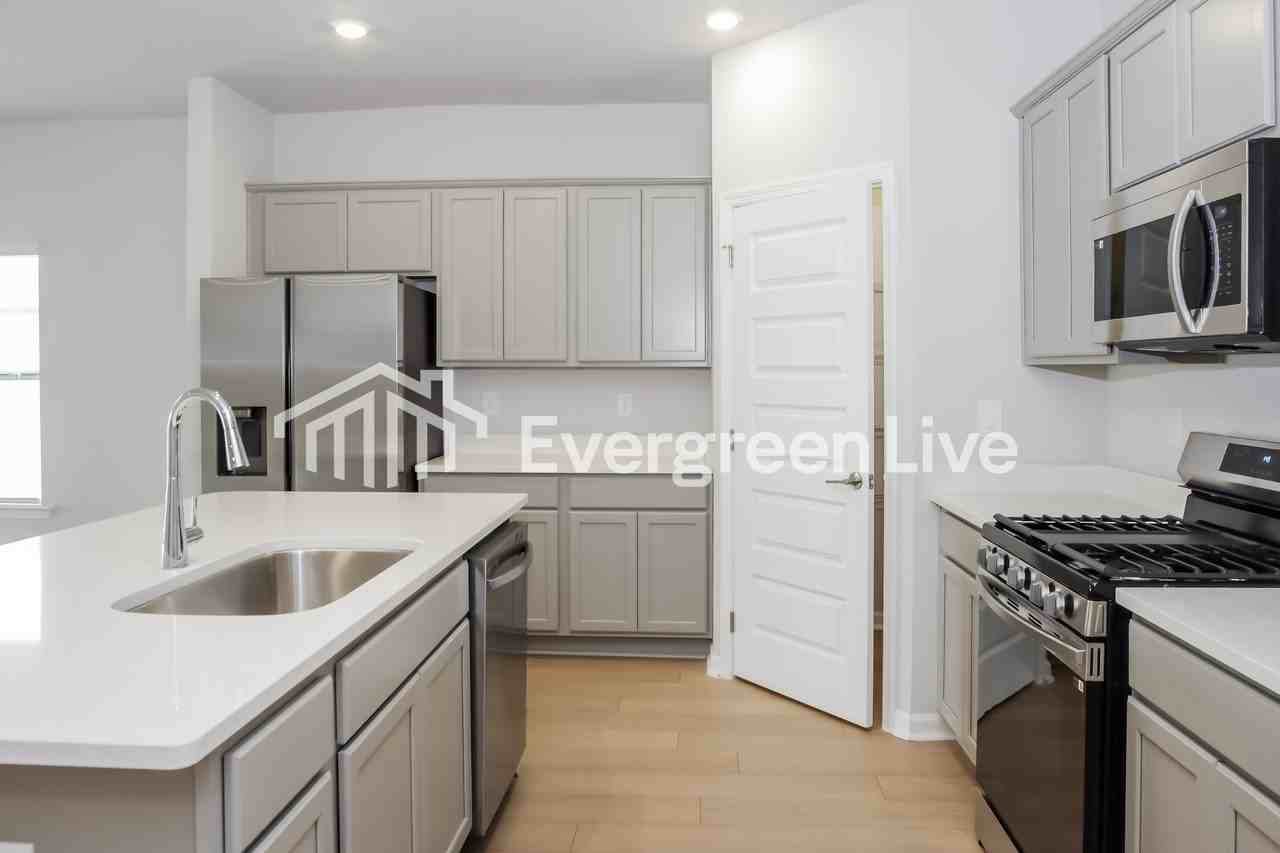 221 Shangrila Way - Photo 6 of 15